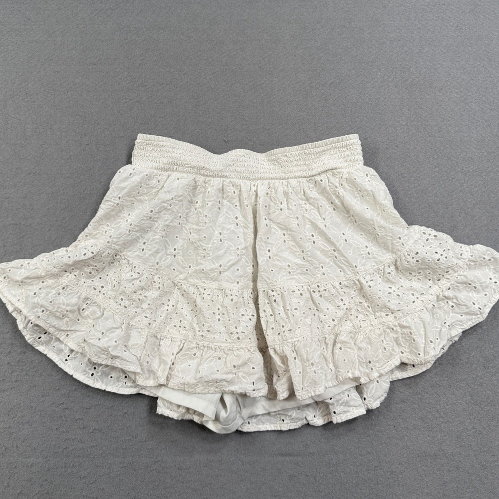 American Eagle Skort Womens Medium White Eyelet Lace Tiered Ruffle Smocked Waist